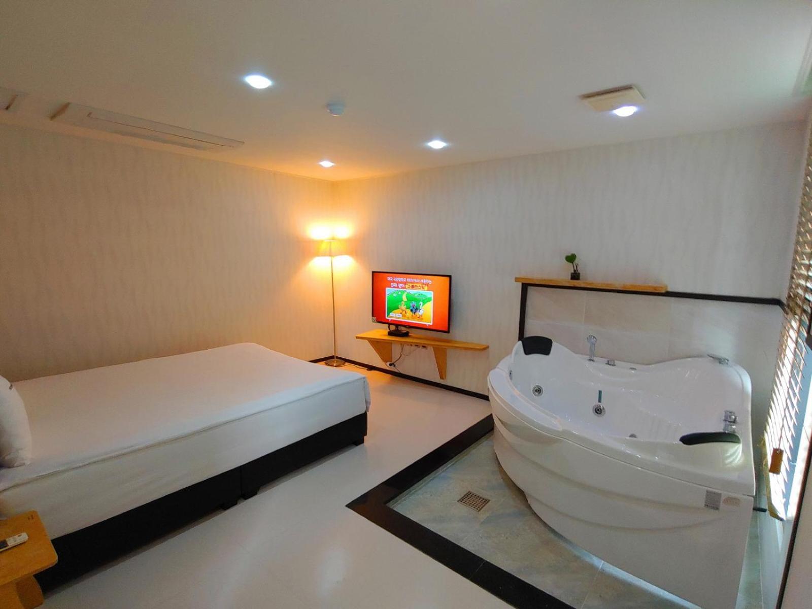 Hotel Rhangju Σεογκουίπο Εξωτερικό φωτογραφία